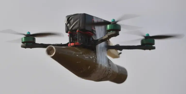 В Харковісті пошкоджене авто після атаки fpv-дрона