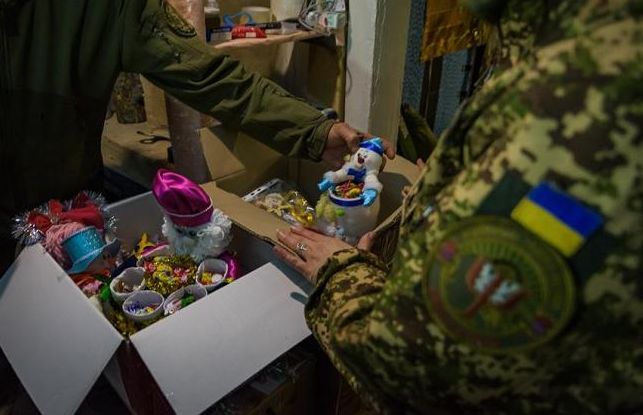 Чкаловські школярі накрили бійців бригади “Скіф” новорічним настроєм