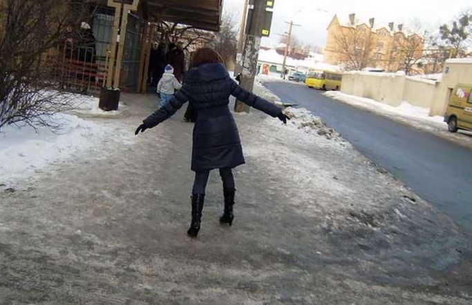 Безпека на дорогах в умовах ожеледиці: Поради експертів