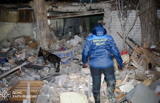 Серйозні пошкодження житлової забудови в Харкові після ракетного удару