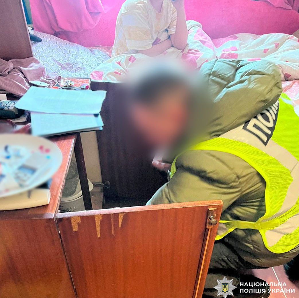 У Харкові затримали дівчину, що займалася збутом наркотиків