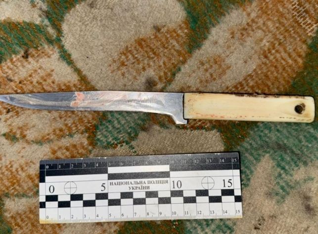 В Харківській області затримано особу, яка завдала ножових поранень сусідові