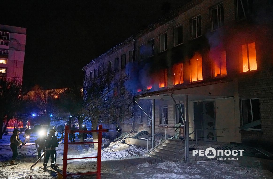 Ворожий обстріл у шкільний та житловий комплекс в Індустріальному районі Харкова