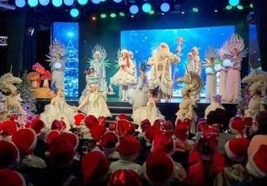 Різдвяна веселка: У Харкові здивували тисячі дітей