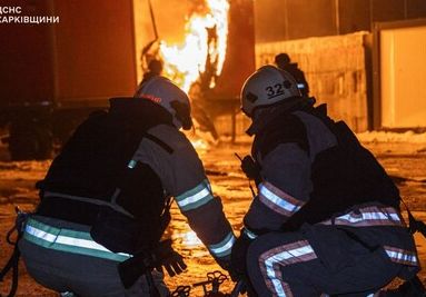 Під Харковом ліквідовано наслідки пожежі після обстрілу поштового терміналу