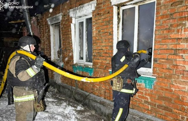 Пожежі в Харкові: рятувальники боролися з наслідками дронових атак у новорічну ніч