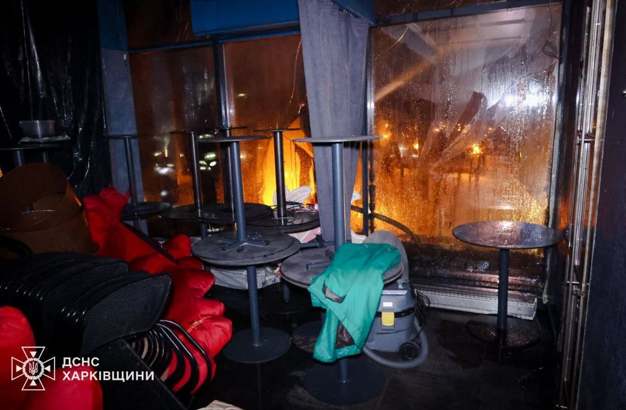 В Харкові ліквідують пожежу в ресторані