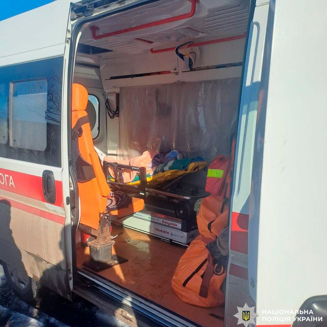Поліцейські Харківщини провели складну операцію з евакуації важкохворого дитини з Приколотного
