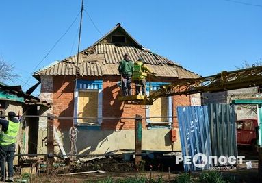 Ліквідація наслідків атаки дрона у Немишлянському районі Харкова