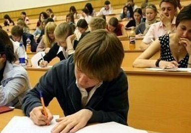 Зростання вартості навчання у вищих навчальних закладах: пояснення від МОН
