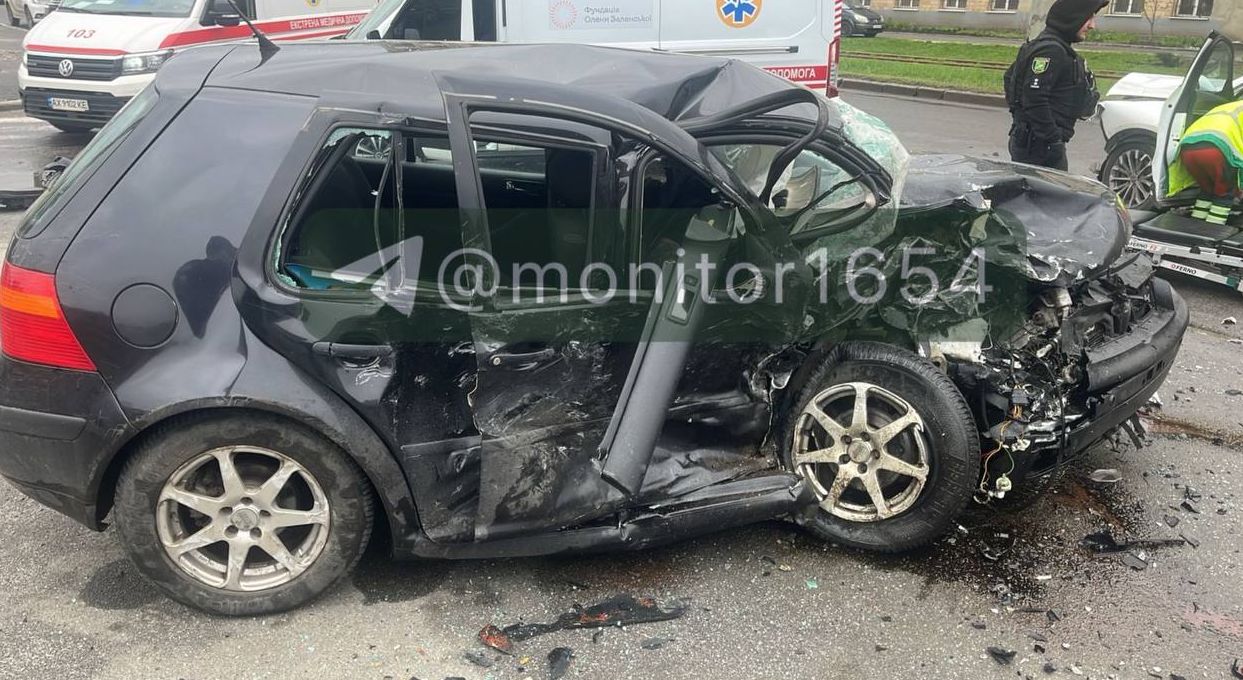 Трагічна аварія у Харкові: лобове зіткнення забрало життя водія