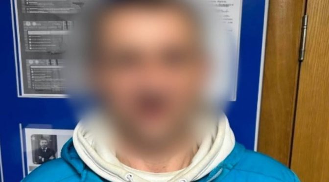 Кривавий напад у Харкові: зловмисник наздогнав жертву у під’їзді та завдав ножових поранень